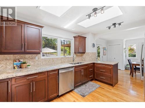 14251 East Hill Road, Lake Country, BC - Indoor Photo Showing Kitchen With Double Sink