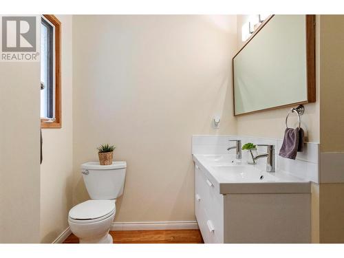 14251 East Hill Road, Lake Country, BC - Indoor Photo Showing Bathroom