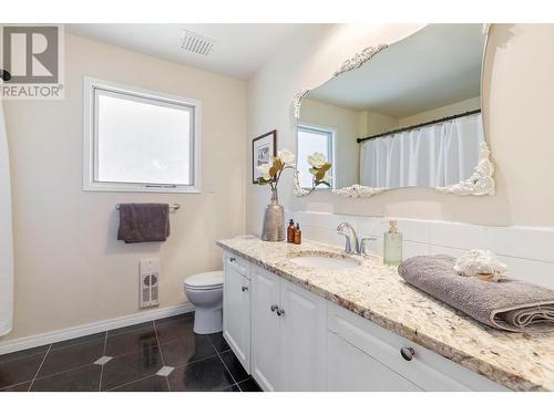 14251 East Hill Road, Lake Country, BC - Indoor Photo Showing Bathroom