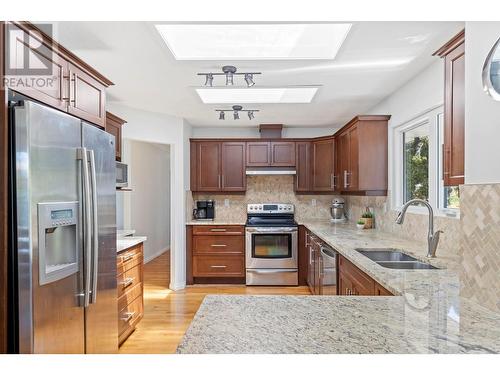 14251 East Hill Road, Lake Country, BC - Indoor Photo Showing Kitchen With Double Sink