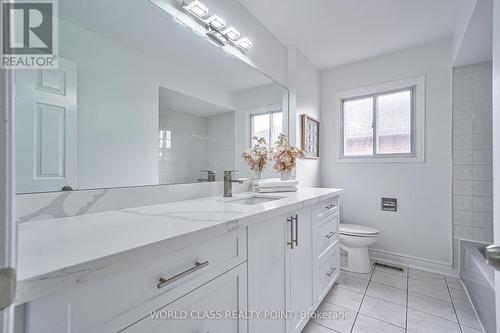 202 Bridgewater Avenue, Whitby, ON - Indoor Photo Showing Bathroom