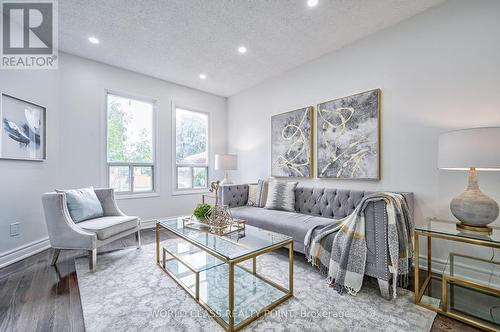 202 Bridgewater Avenue, Whitby (Pringle Creek), ON - Indoor Photo Showing Living Room