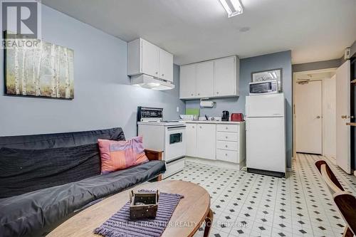 31 Madsen Crescent, Markham, ON - Indoor Photo Showing Kitchen