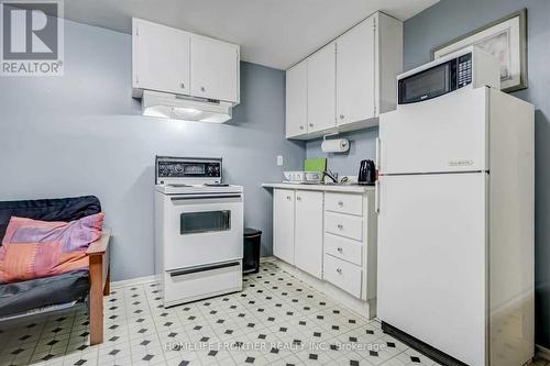 31 Madsen Crescent, Markham, ON - Indoor Photo Showing Kitchen