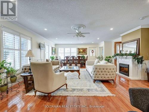 192 King Road, Richmond Hill (Oak Ridges), ON - Indoor Photo Showing Living Room With Fireplace