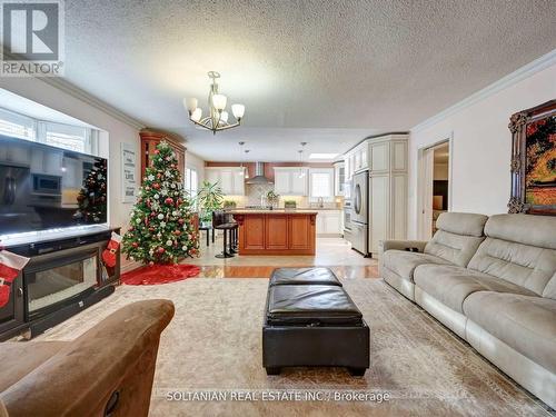 192 King Road, Richmond Hill (Oak Ridges), ON - Indoor Photo Showing Living Room With Fireplace