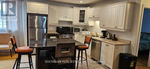 192 King Road, Richmond Hill (Oak Ridges), ON - Indoor Photo Showing Kitchen With Double Sink