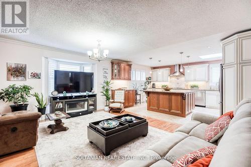 192 King Road, Richmond Hill (Oak Ridges), ON - Indoor Photo Showing Living Room