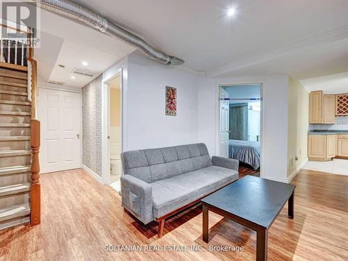 192 King Road, Richmond Hill (Oak Ridges), ON - Indoor Photo Showing Living Room