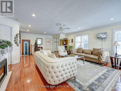 192 King Road, Richmond Hill (Oak Ridges), ON - Indoor Photo Showing Living Room With Fireplace