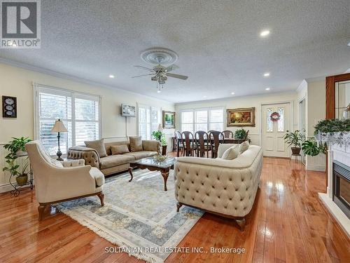 192 King Road, Richmond Hill (Oak Ridges), ON - Indoor Photo Showing Living Room