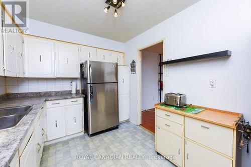 311 - 3577 Derry Road E, Mississauga (Malton), ON - Indoor Photo Showing Kitchen With Double Sink