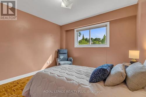 2440 Rosemary Drive, Mississauga (Erindale), ON - Indoor Photo Showing Bedroom