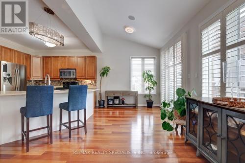 5231 Misty Pine Crescent, Mississauga (Churchill Meadows), ON - Indoor Photo Showing Kitchen