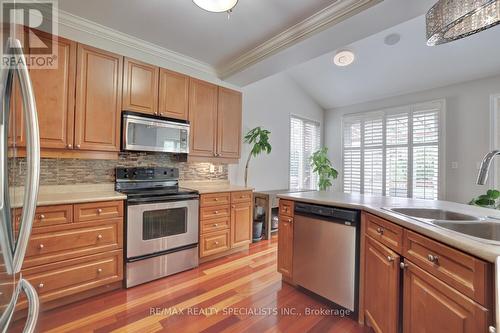 5231 Misty Pine Crescent, Mississauga (Churchill Meadows), ON - Indoor Photo Showing Kitchen With Stainless Steel Kitchen With Double Sink