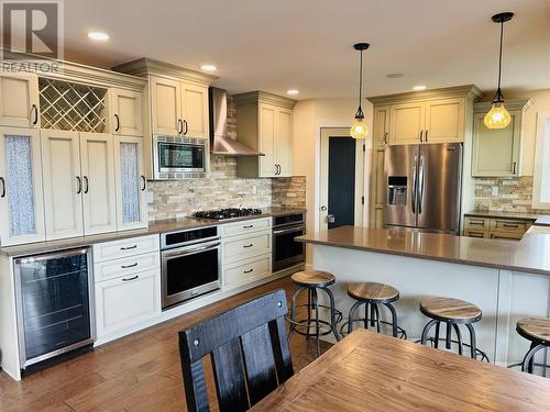 350 Westridge Drive, Williams Lake, BC - Indoor Photo Showing Kitchen With Upgraded Kitchen