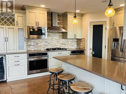 350 Westridge Drive, Williams Lake, BC - Indoor Photo Showing Kitchen With Upgraded Kitchen