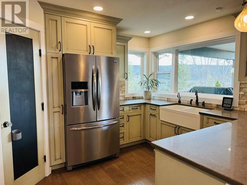 350 Westridge Drive, Williams Lake, BC - Indoor Photo Showing Kitchen