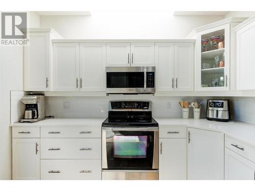 357 Quilchena Drive, Kelowna, BC - Indoor Photo Showing Kitchen