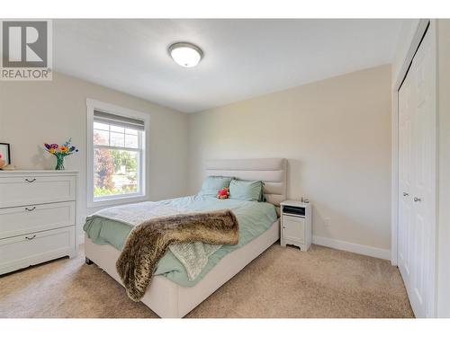 357 Quilchena Drive, Kelowna, BC - Indoor Photo Showing Bedroom