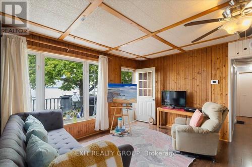 82 Outlet Road, Prince Edward County (Athol), ON - Indoor Photo Showing Living Room