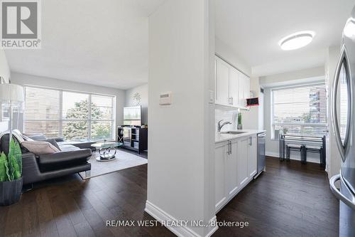 308 - 800 Sheppard Avenue W, Toronto (Bathurst Manor), ON - Indoor