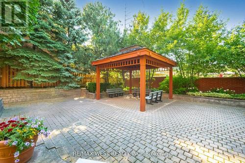 308 - 800 Sheppard Avenue W, Toronto (Bathurst Manor), ON - Outdoor With Backyard