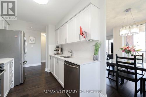 308 - 800 Sheppard Avenue W, Toronto (Bathurst Manor), ON - Indoor Photo Showing Kitchen