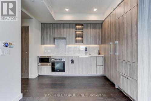 1106 - 85 Mcmahon Drive, Toronto (Bayview Village), ON - Indoor Photo Showing Kitchen