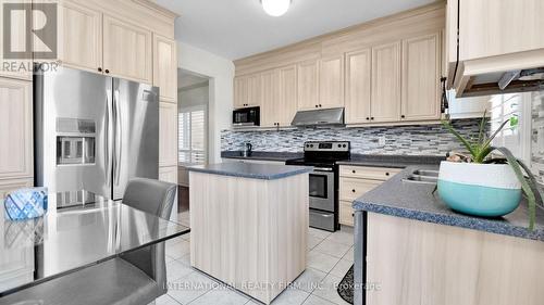 252 Morden Drive, Shelburne, ON - Indoor Photo Showing Kitchen