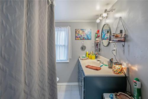 22 Inglewood Road, St. Catharines, ON - Indoor Photo Showing Bathroom