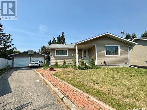 35 Plaxton Place, Prince Albert, SK - Outdoor