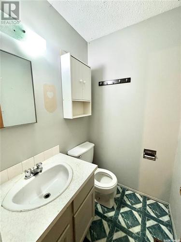 35 Plaxton Place, Prince Albert, SK - Indoor Photo Showing Bathroom