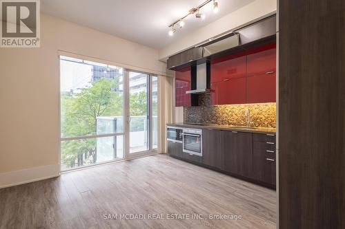 323 - 20 John Street, Toronto (Waterfront Communities), ON - Indoor Photo Showing Kitchen