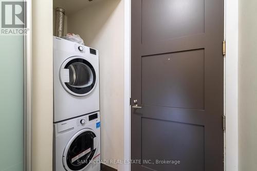 323 - 20 John Street, Toronto (Waterfront Communities), ON - Indoor Photo Showing Laundry Room