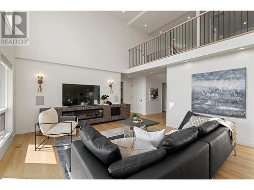 2311 Campbell Road, West Kelowna, BC - Indoor Photo Showing Living Room