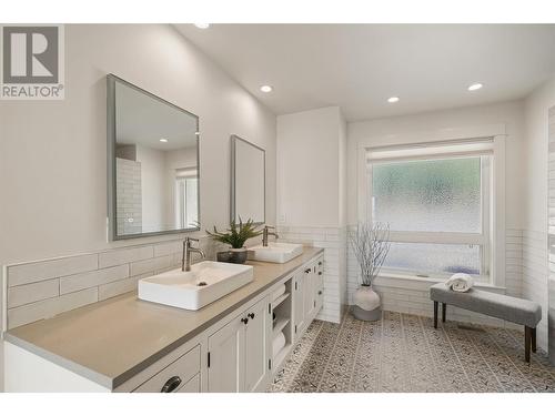 2311 Campbell Road, West Kelowna, BC - Indoor Photo Showing Bathroom