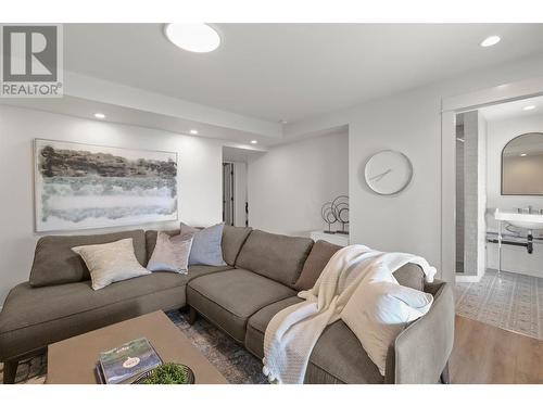 2311 Campbell Road, West Kelowna, BC - Indoor Photo Showing Living Room