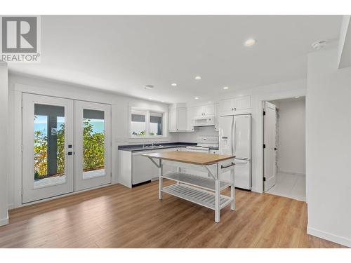 2311 Campbell Road, West Kelowna, BC - Indoor Photo Showing Kitchen