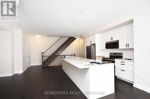 2461 Belt Lane, Oakville (Glen Abbey), ON - Indoor Photo Showing Kitchen