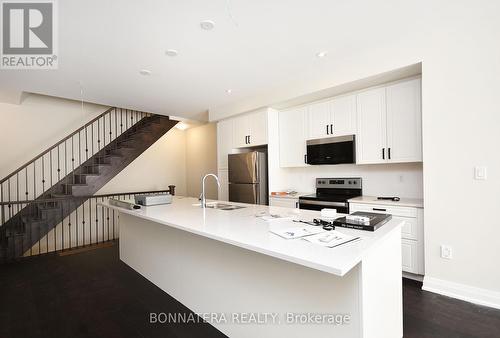 2461 Belt Lane, Oakville (Glen Abbey), ON - Indoor Photo Showing Kitchen With Double Sink