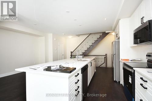 2461 Belt Lane, Oakville (Glen Abbey), ON - Indoor Photo Showing Kitchen