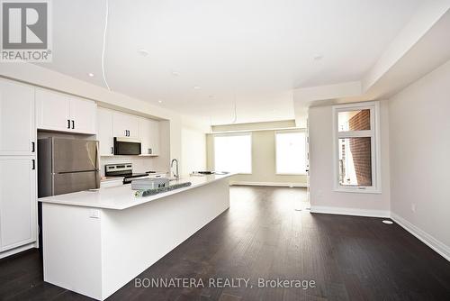 2461 Belt Lane, Oakville (Glen Abbey), ON - Indoor Photo Showing Kitchen