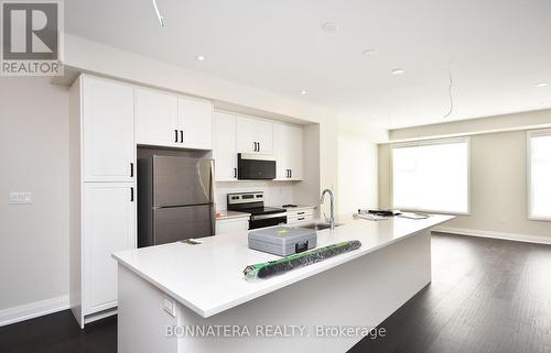 2461 Belt Lane, Oakville (Glen Abbey), ON - Indoor Photo Showing Kitchen