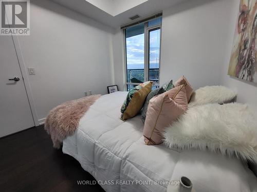 709 - 2560 Eglinton Avenue, Mississauga (Central Erin Mills), ON - Indoor Photo Showing Bedroom