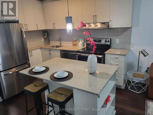 709 - 2560 Eglinton Avenue, Mississauga (Central Erin Mills), ON - Indoor Photo Showing Kitchen