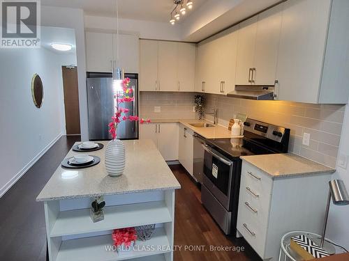 709 - 2560 Eglinton Avenue, Mississauga (Central Erin Mills), ON - Indoor Photo Showing Kitchen