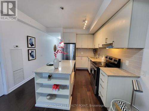 709 - 2560 Eglinton Avenue, Mississauga (Central Erin Mills), ON - Indoor Photo Showing Kitchen