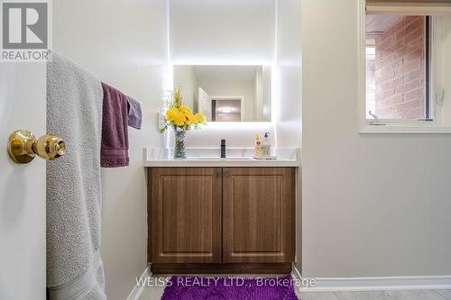 15 Cookview Drive, Brampton (Sandringham-Wellington), ON - Indoor Photo Showing Bathroom