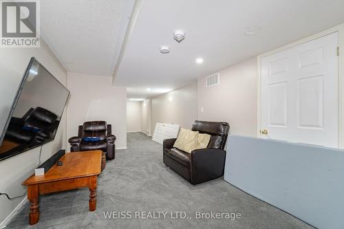 15 Cookview Drive, Brampton (Sandringham-Wellington), ON - Indoor